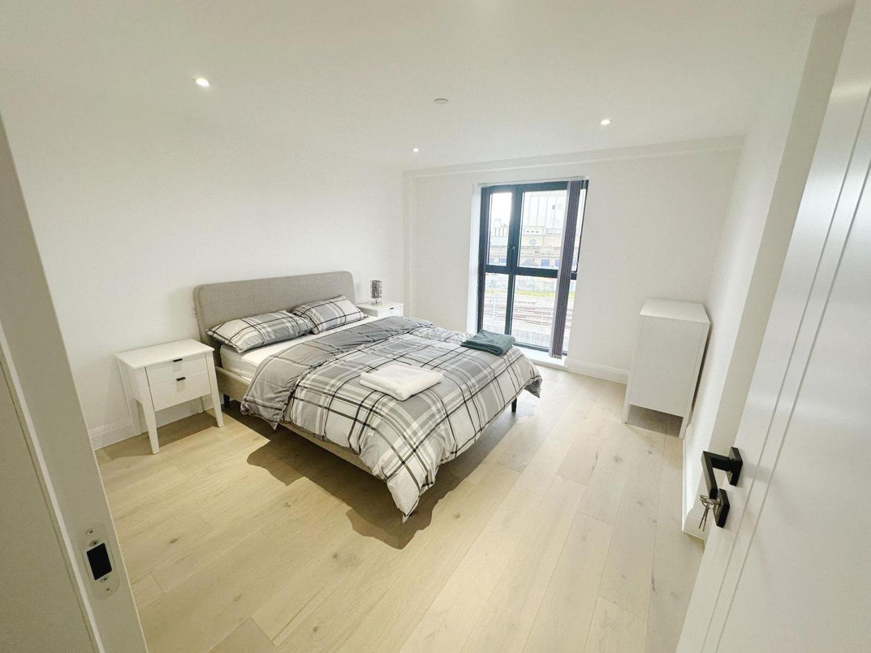 Luxury Modern Flat Near Center Apartment ลอนดอน ภายนอก รูปภาพ