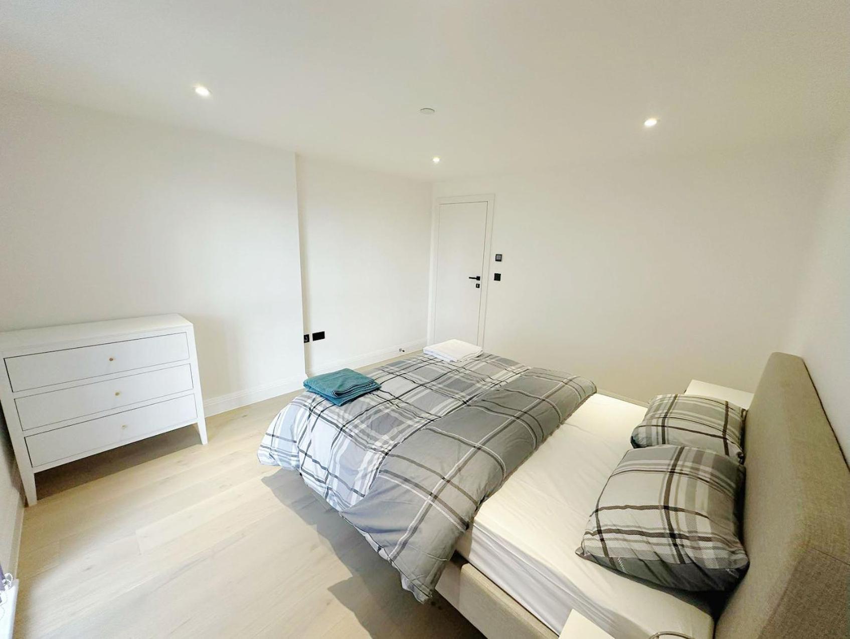 Luxury Modern Flat Near Center Apartment ลอนดอน ภายนอก รูปภาพ