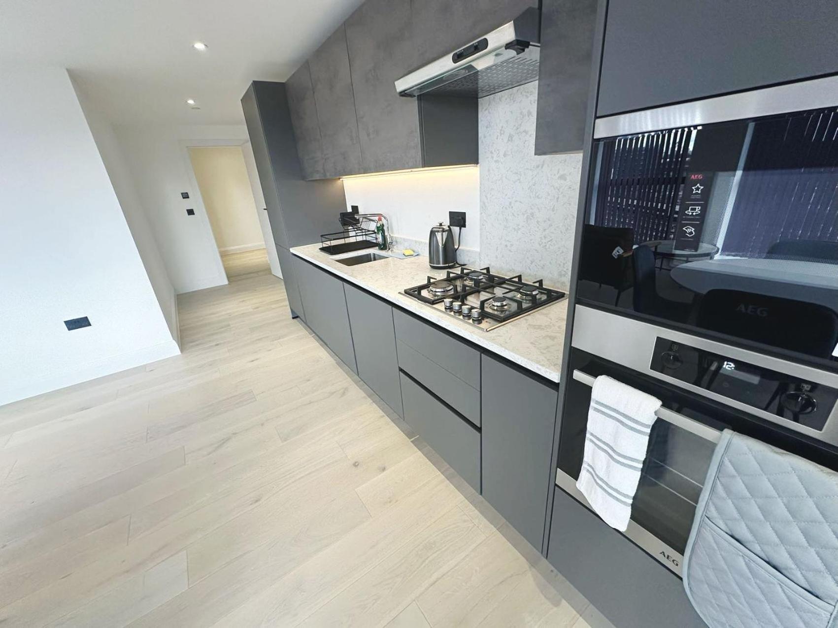 Luxury Modern Flat Near Center Apartment ลอนดอน ภายนอก รูปภาพ
