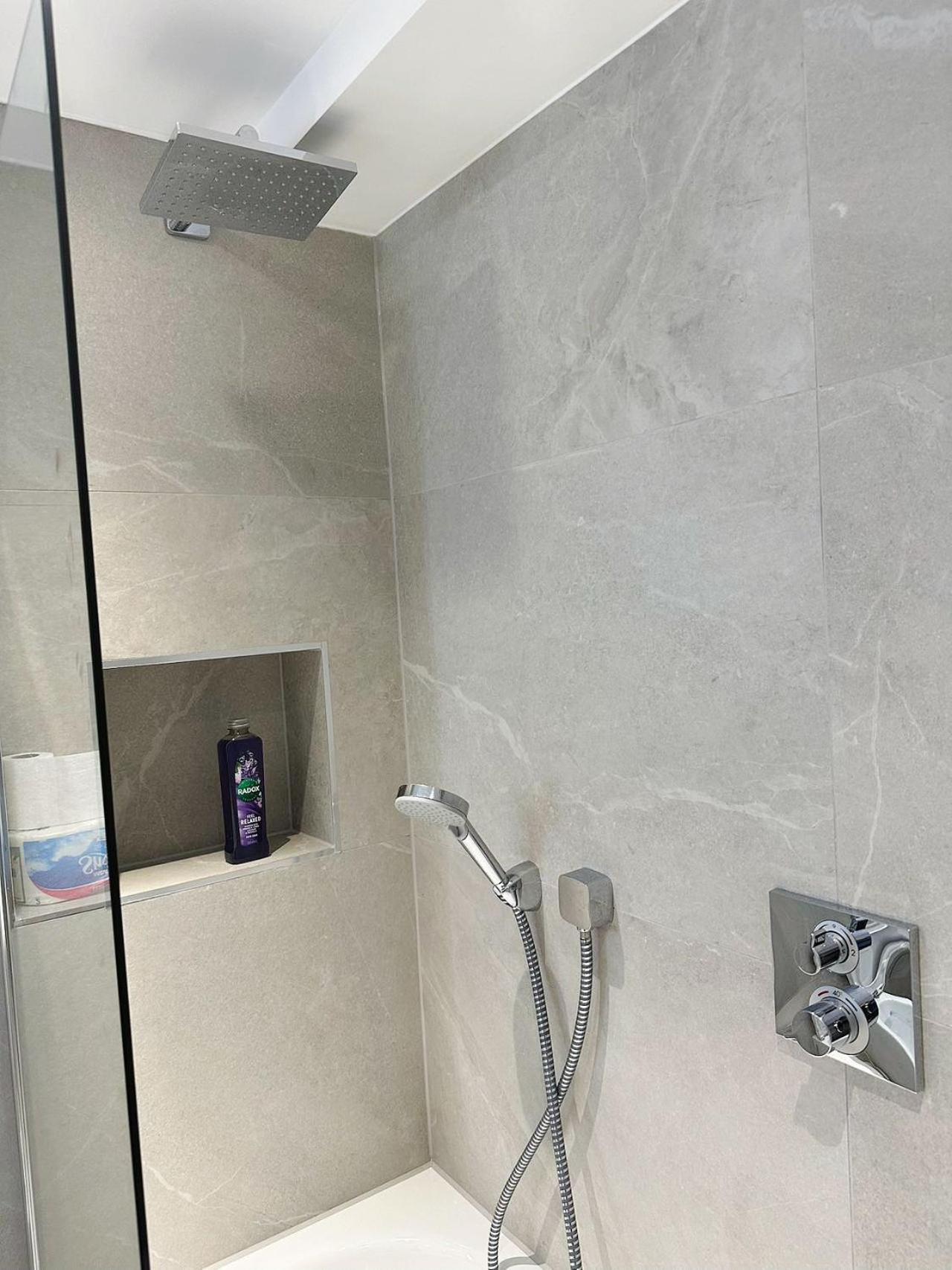 Luxury Modern Flat Near Center Apartment ลอนดอน ภายนอก รูปภาพ