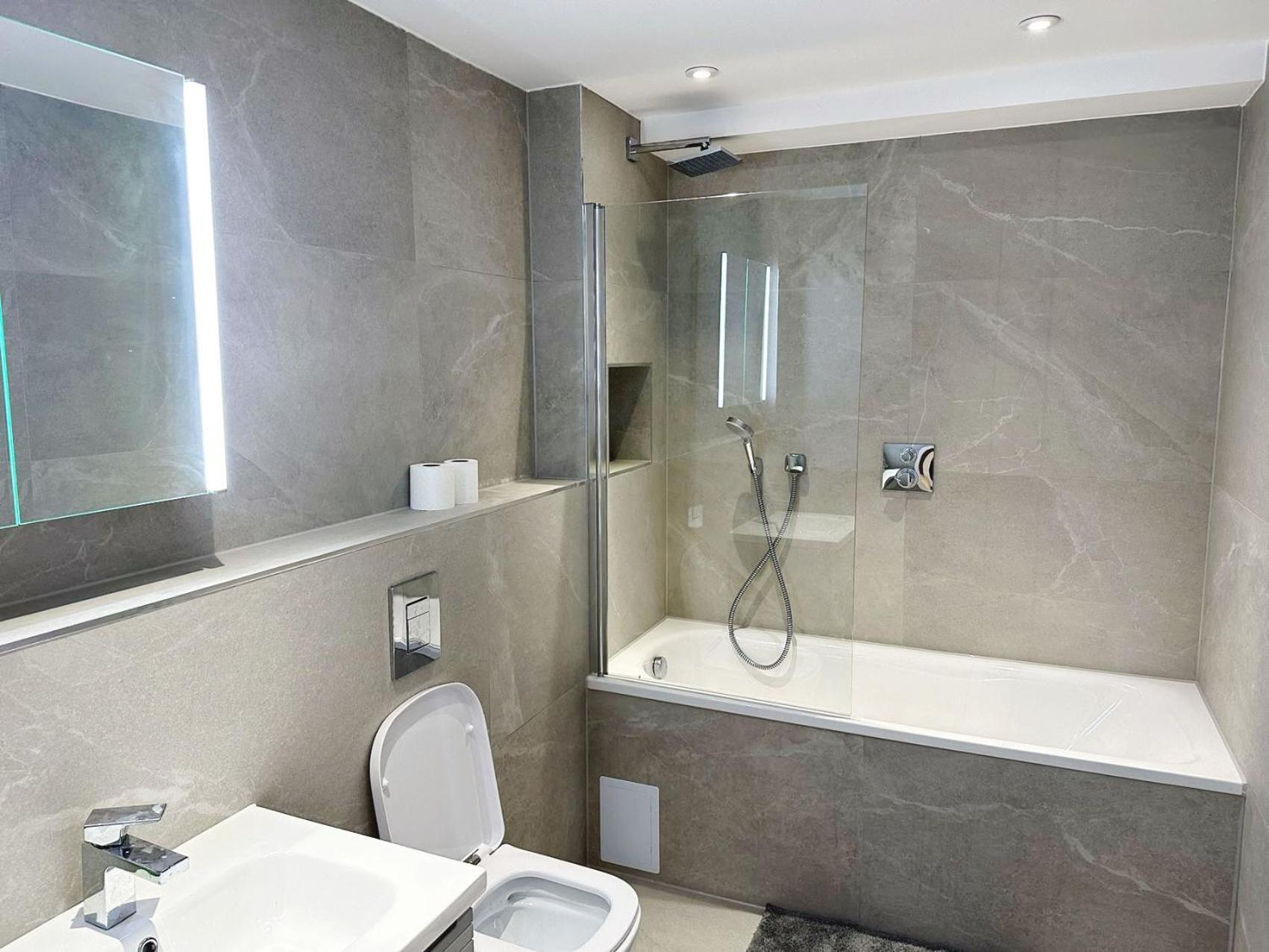 Luxury Modern Flat Near Center Apartment ลอนดอน ภายนอก รูปภาพ